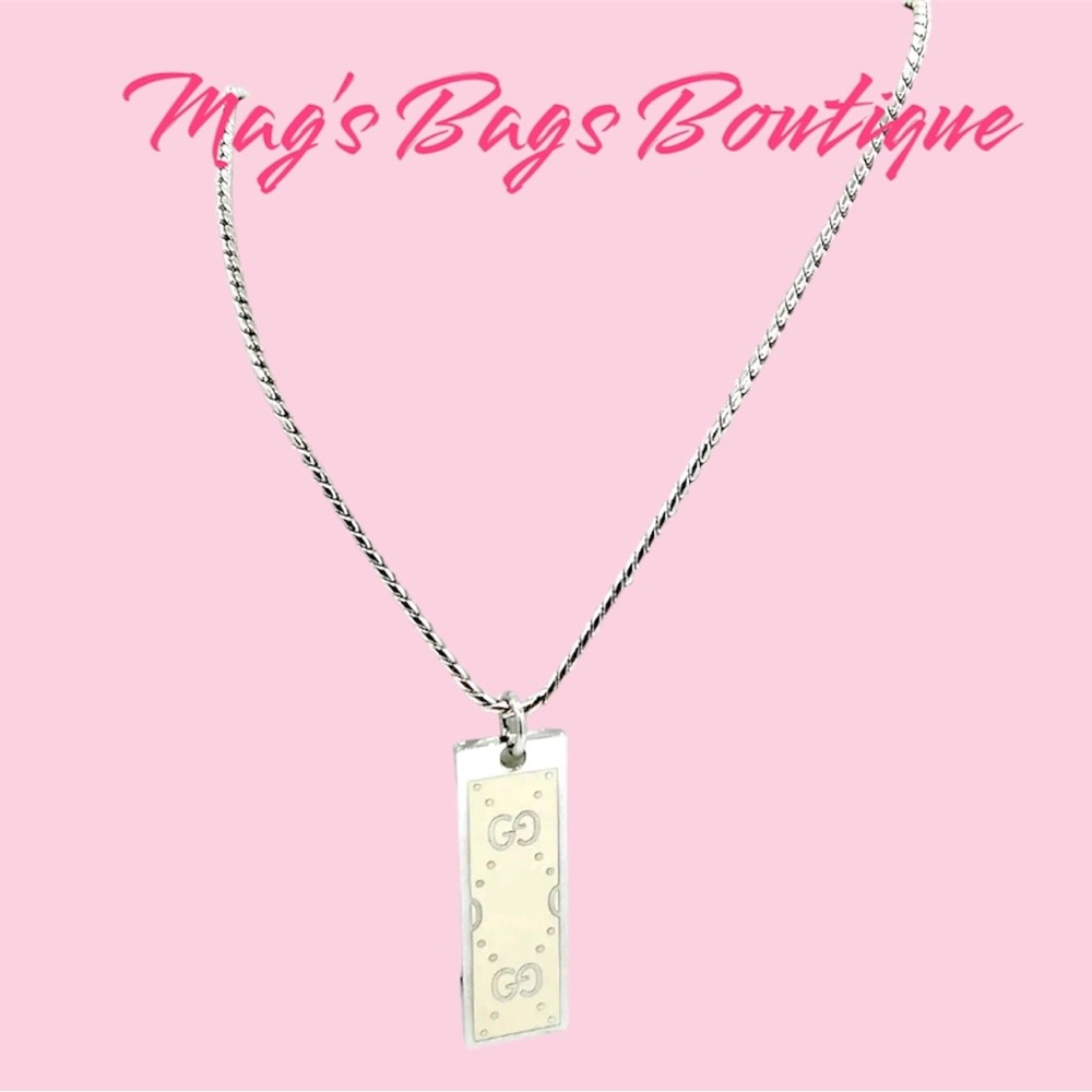 Gucci: Monogram GG Bar Necklace (White)